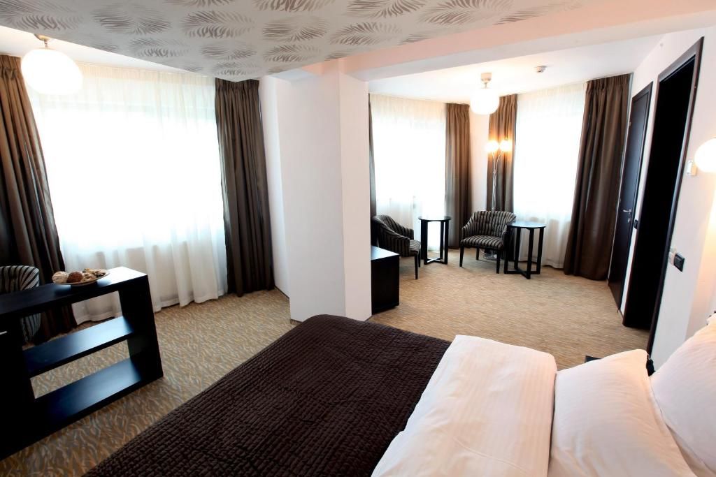 Отель Ambiance Hotel Бухарест-37